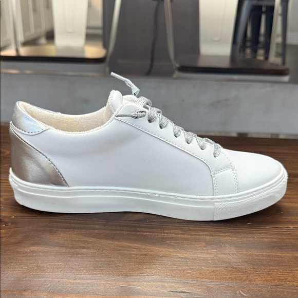Steve Madden White and Silver Sneakers Size 9.5 Shoes - Picture 10 of 16